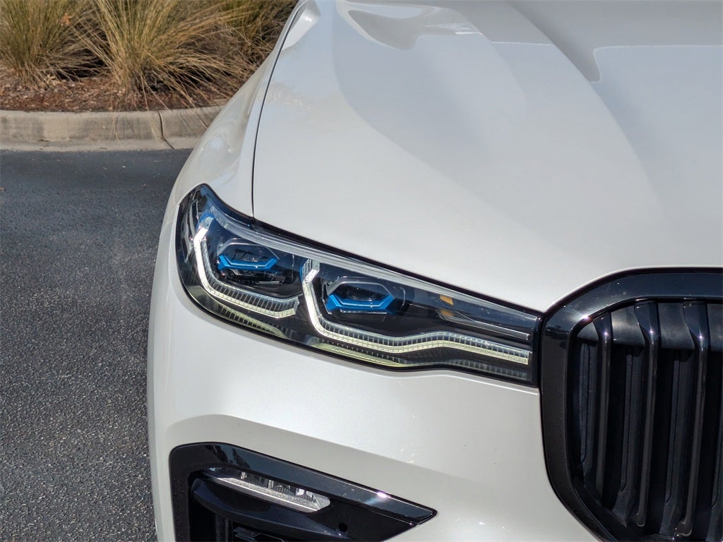 2021 BMW X7 M50i