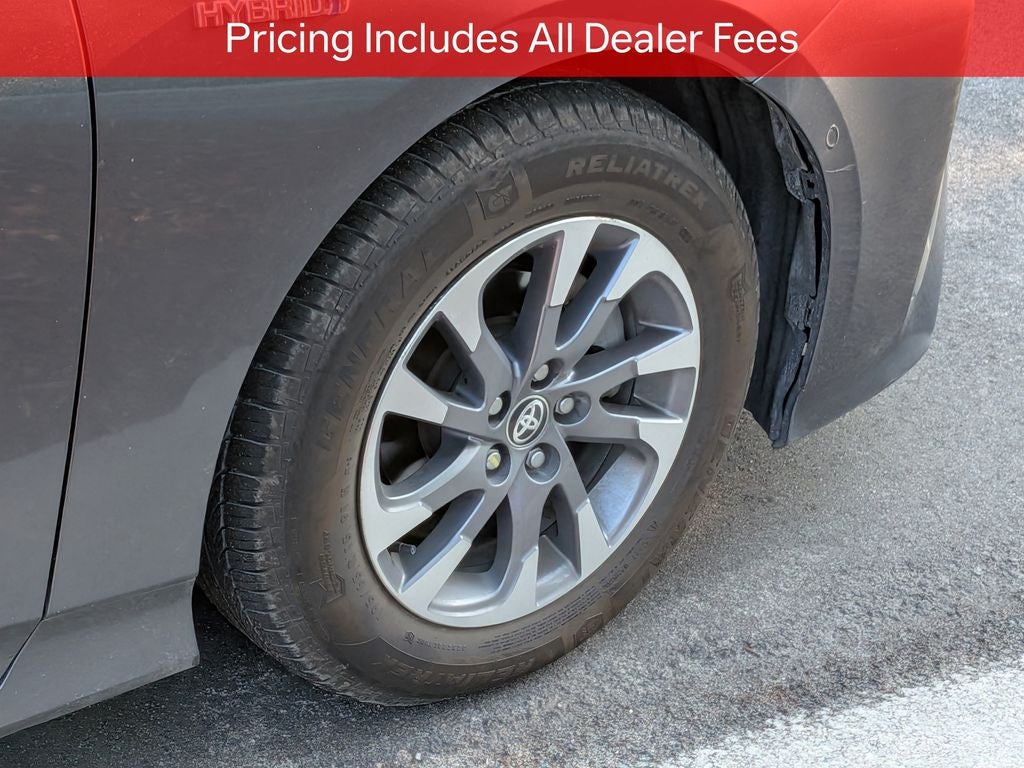 2022 Toyota Prius XLE