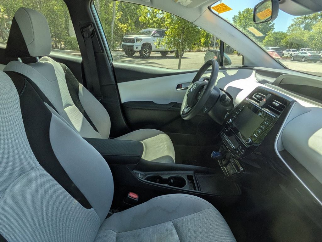 2021 Toyota Prius LE