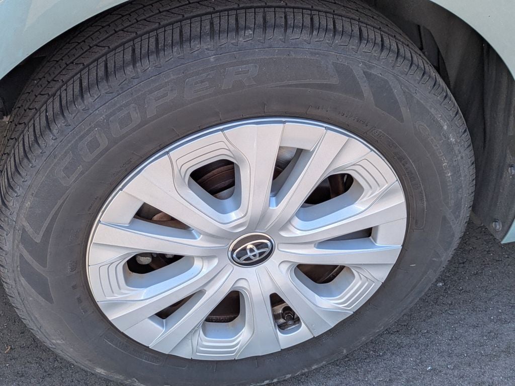 2021 Toyota Prius LE