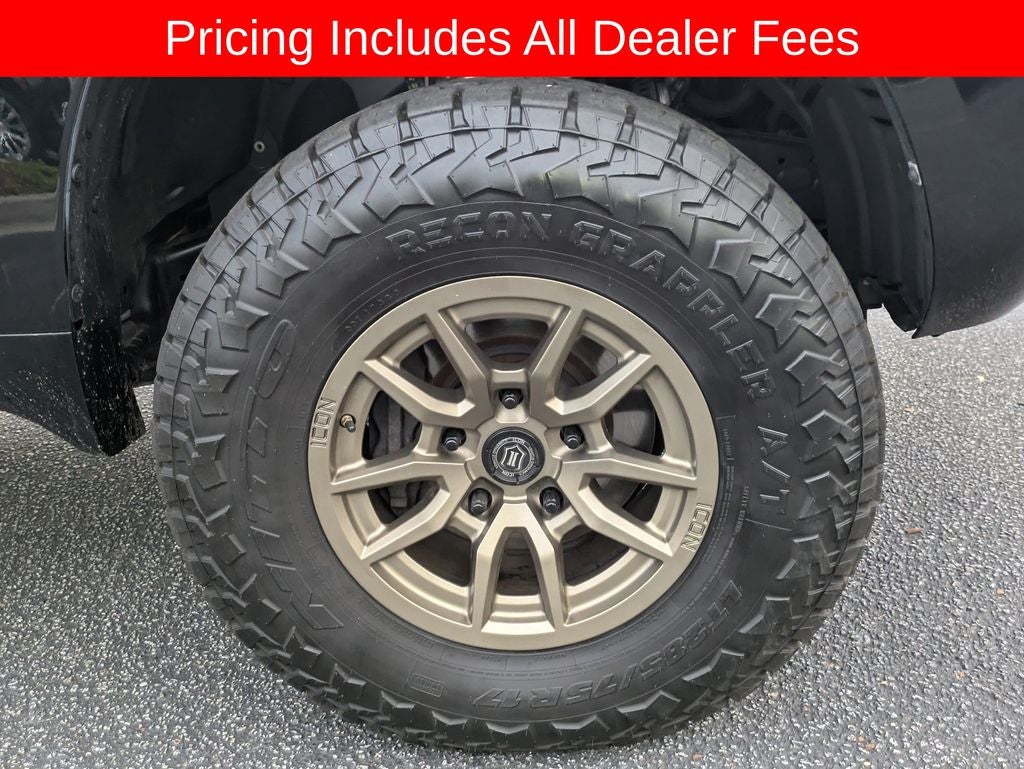 2019 Toyota Land Cruiser Base