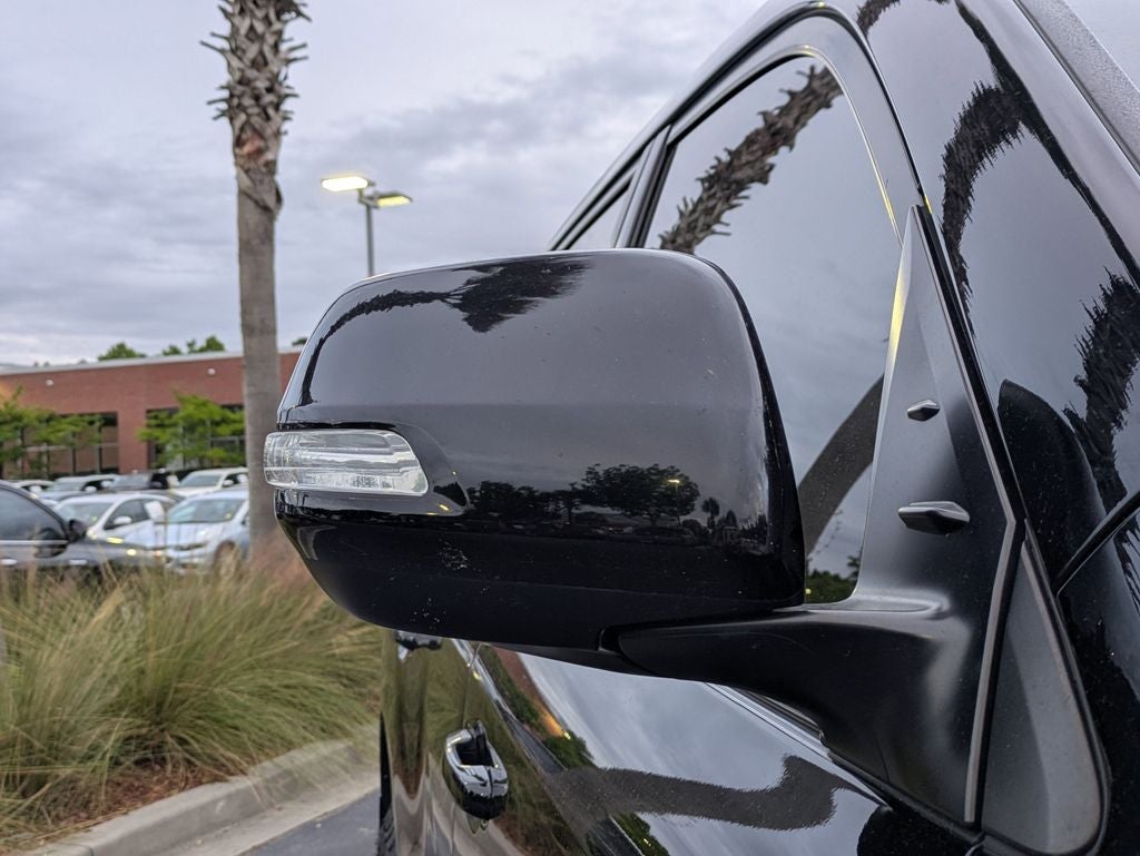 2019 Toyota Land Cruiser Base