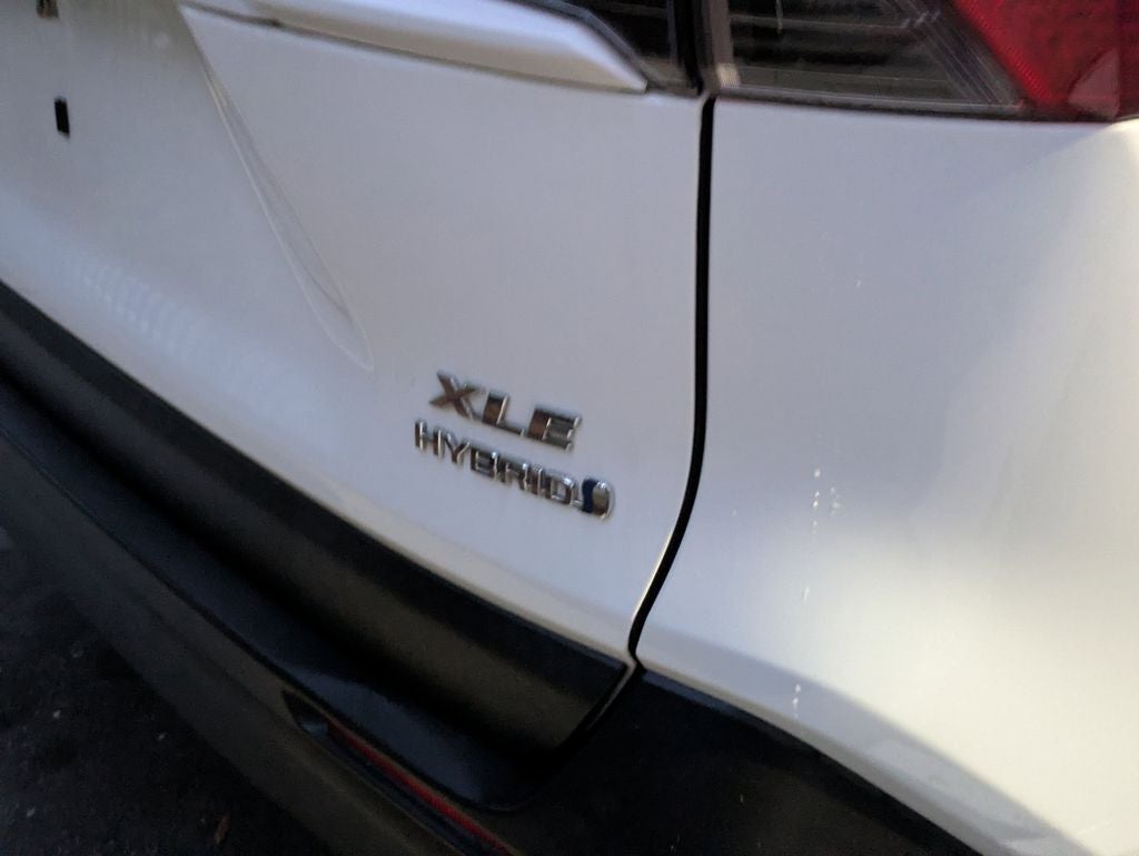 2020 Toyota RAV4 Hybrid XLE