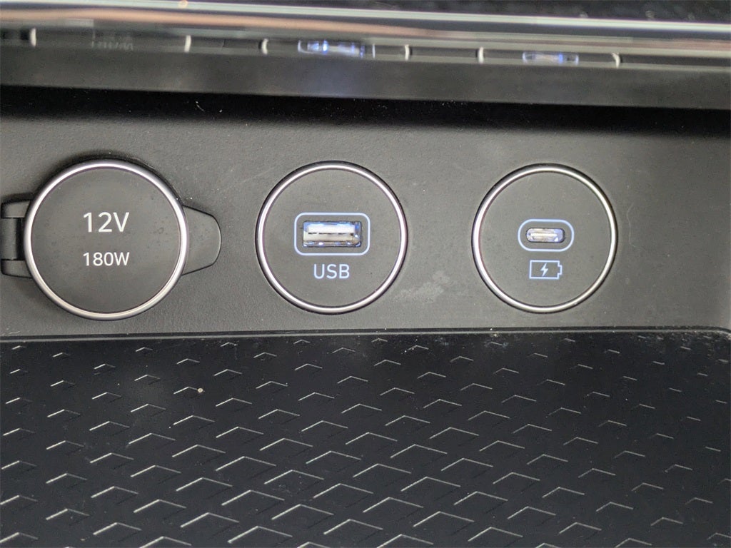 2024 Genesis G70 2.5T