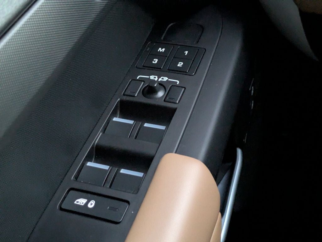 2025 Land Rover Defender 130 S