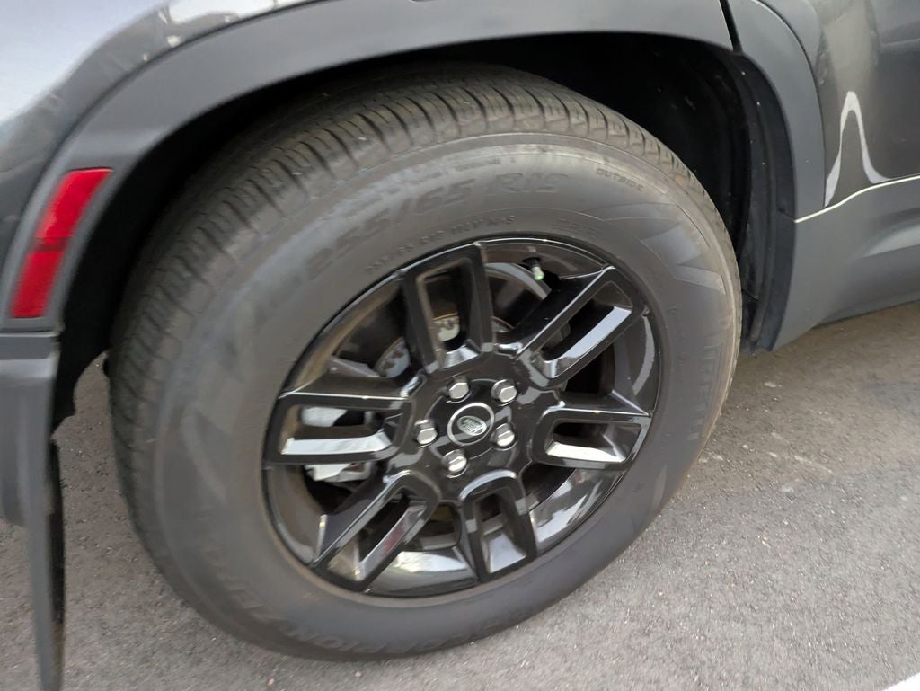 2025 Land Rover Defender 130 S