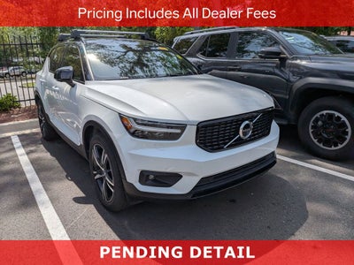 2022 Volvo XC40 R-Design