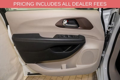 2023 Chrysler Voyager LX