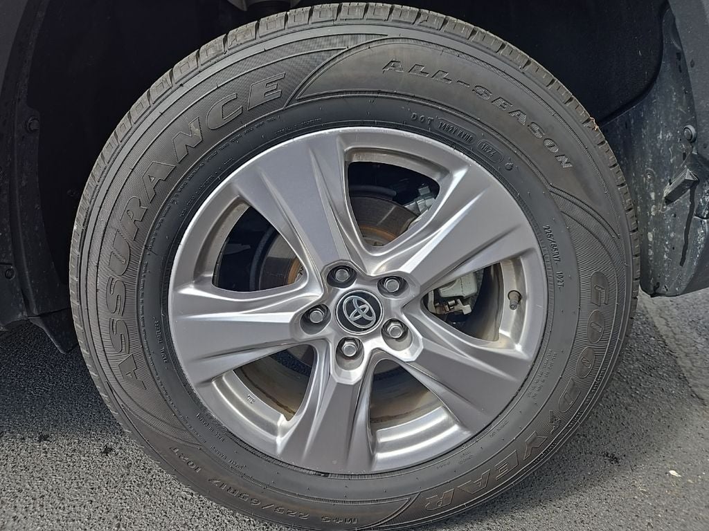 2024 Toyota RAV4 Hybrid XLE