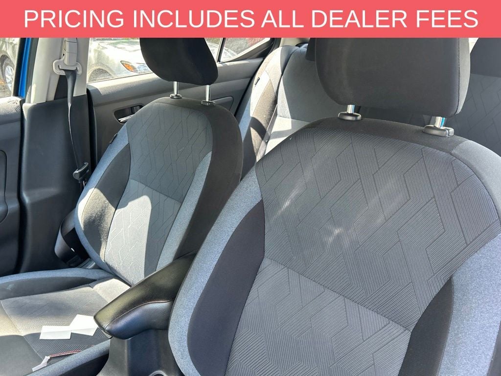 2023 Nissan Versa 1.6 SV