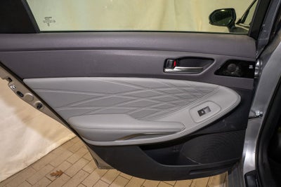 2019 Toyota Avalon Hybrid Limited