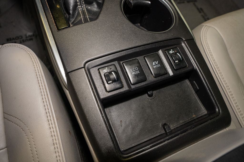 2017 Toyota Camry Hybrid XLE