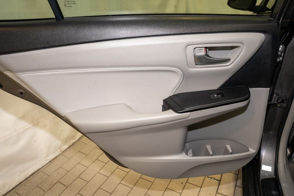 2017 Toyota Camry Hybrid XLE