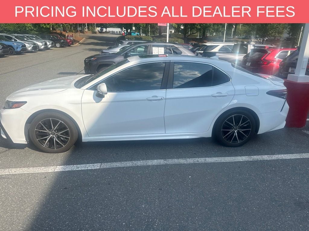 2022 Toyota Camry SE