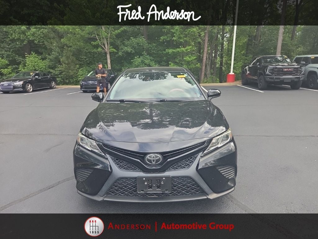 2020 Toyota Camry SE