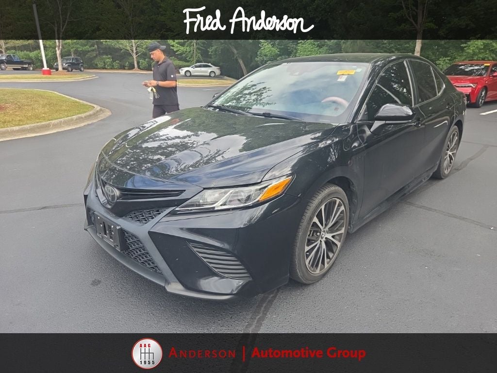 2020 Toyota Camry SE