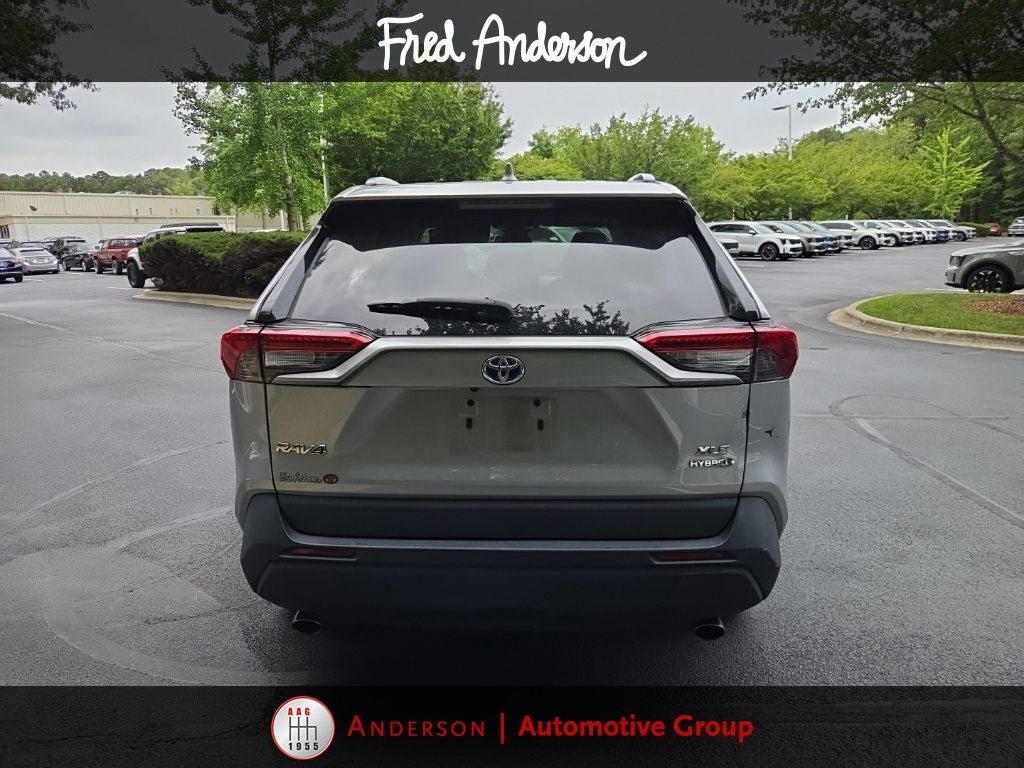 2022 Toyota RAV4 Hybrid XLE