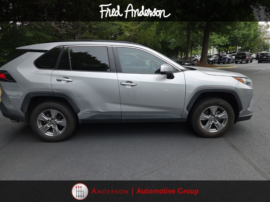 2022 Toyota RAV4 Hybrid XLE