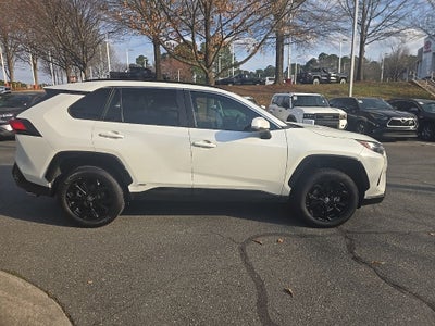 2022 Toyota RAV4 Hybrid SE