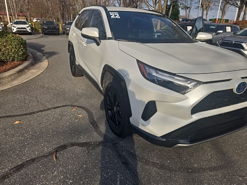 2022 Toyota RAV4 Hybrid SE