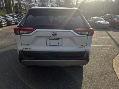 2022 Toyota RAV4 Hybrid SE