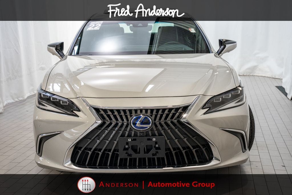 2022 Lexus ES 300h Ultra Luxury