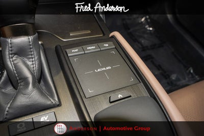 2022 Lexus ES 300h Ultra Luxury