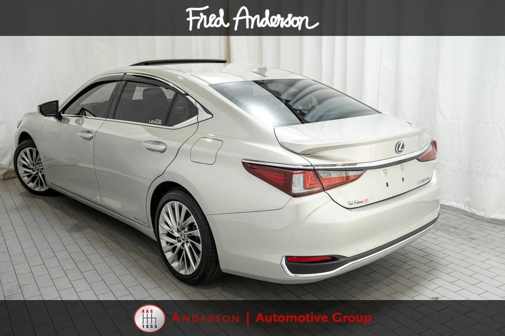 2022 Lexus ES 300h Ultra Luxury