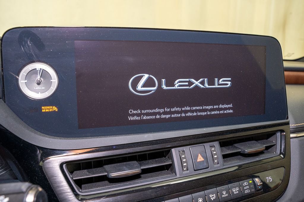 2022 Lexus ES 300h Ultra Luxury