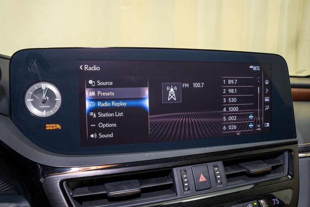 2022 Lexus ES 300h Ultra Luxury