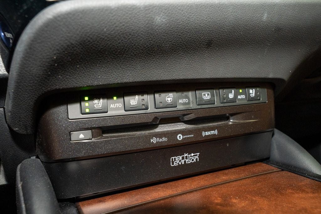 2022 Lexus ES 300h Ultra Luxury