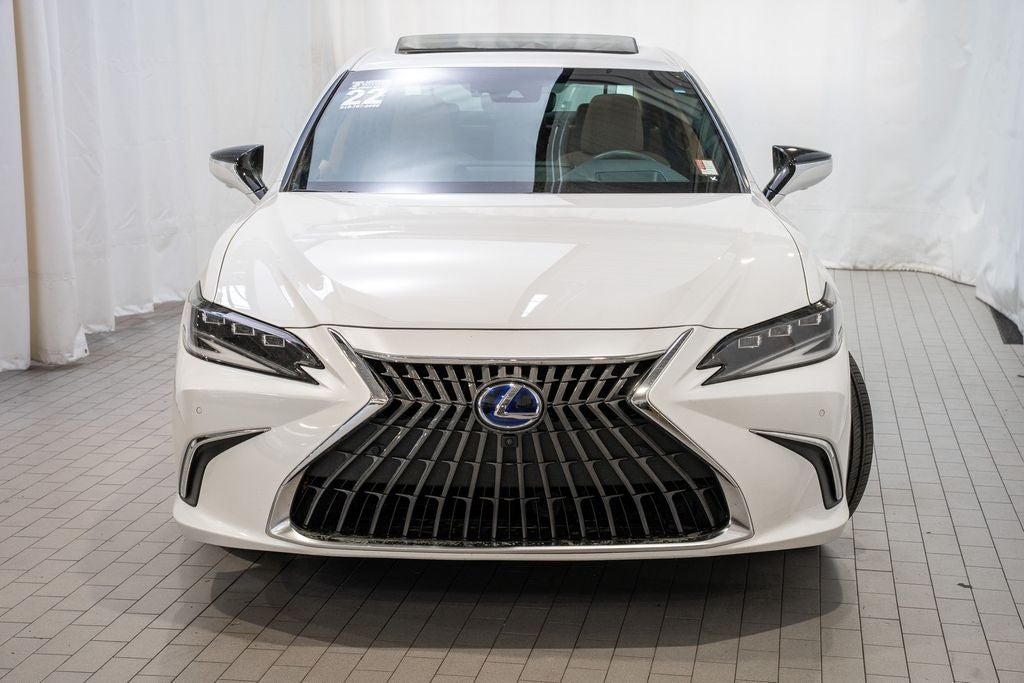 2022 Lexus ES 300h Ultra Luxury