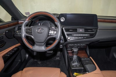 2022 Lexus ES 300h Ultra Luxury