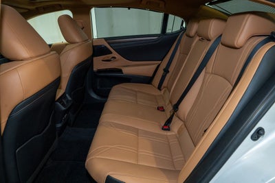 2022 Lexus ES 300h Ultra Luxury