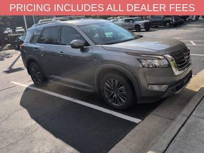 2022 Nissan Pathfinder SL