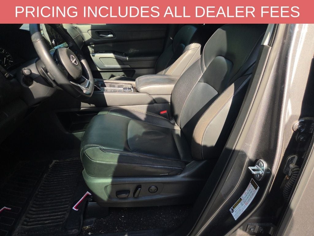 2022 Nissan Pathfinder SL