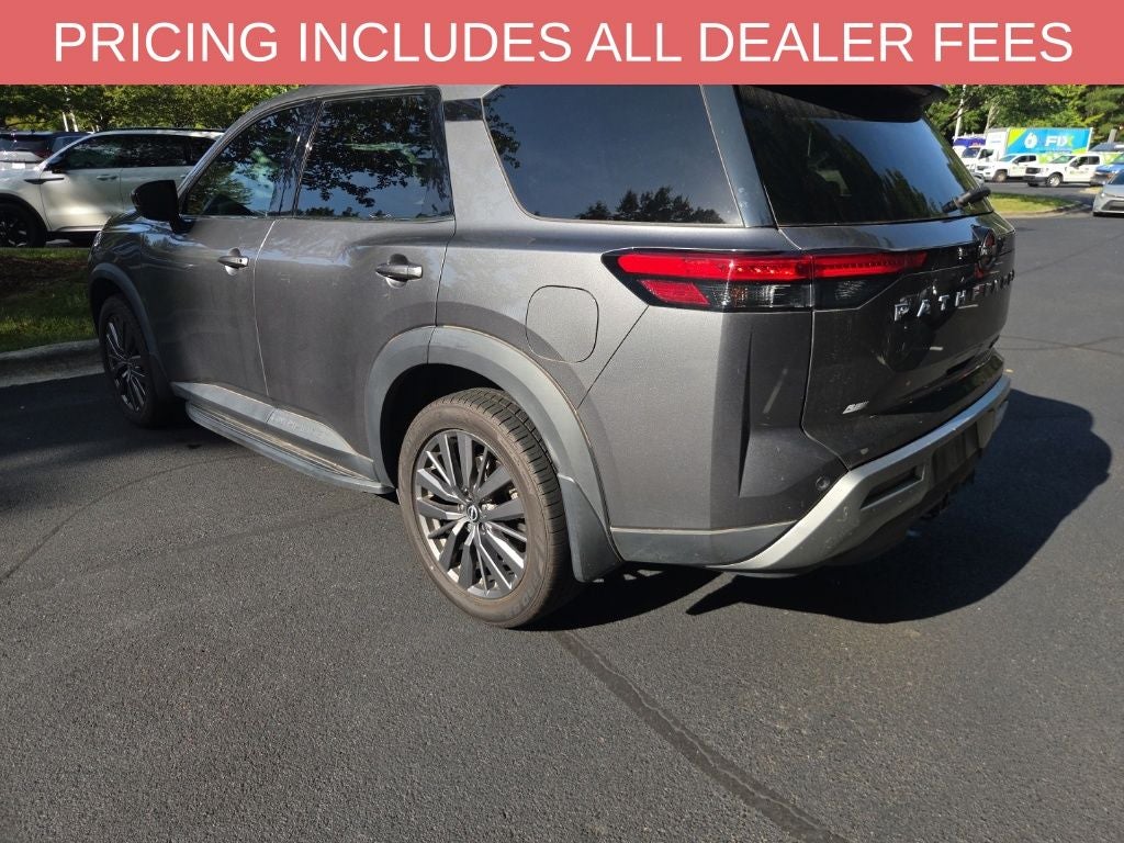 2022 Nissan Pathfinder SL