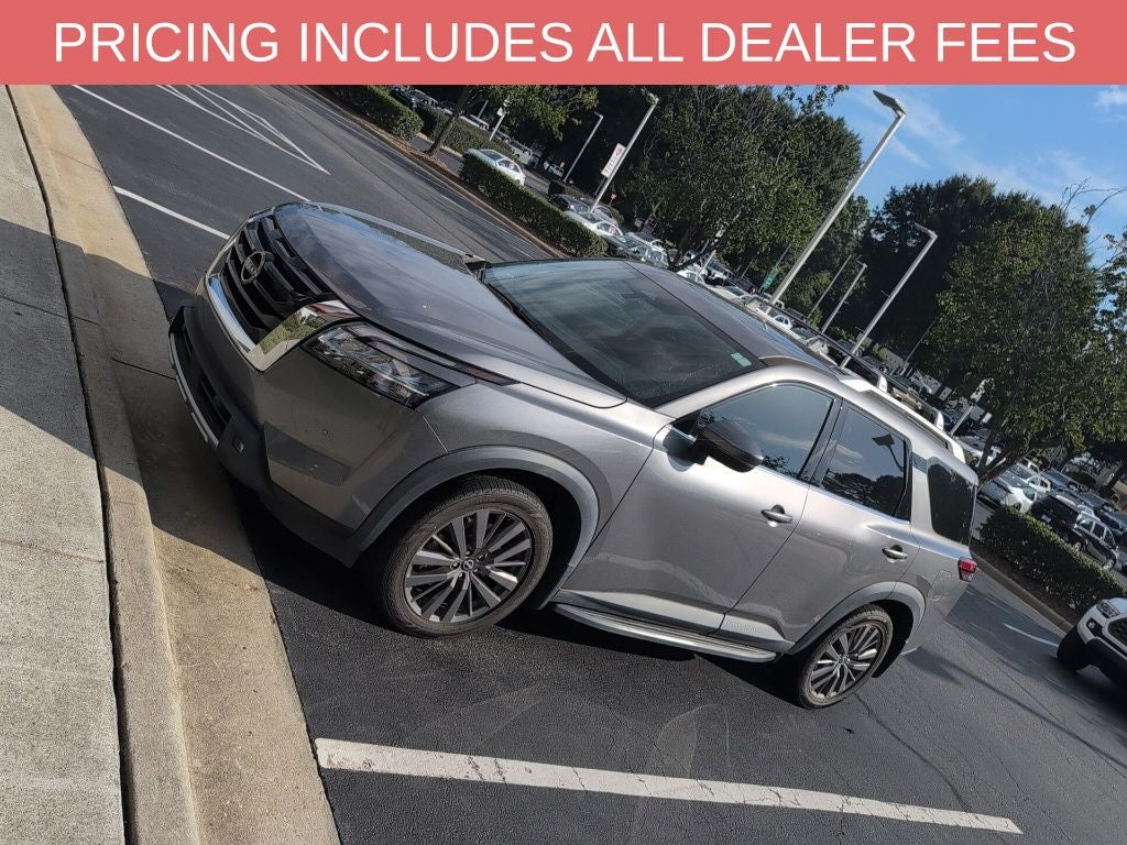 2022 Nissan Pathfinder SL