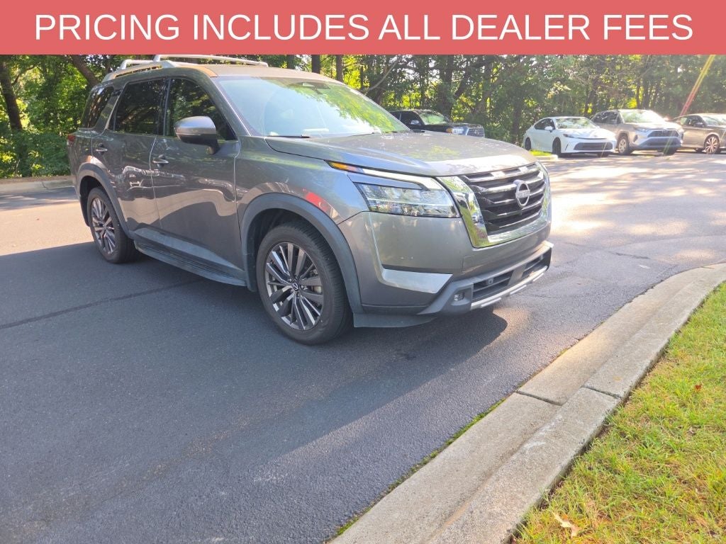 2022 Nissan Pathfinder SL