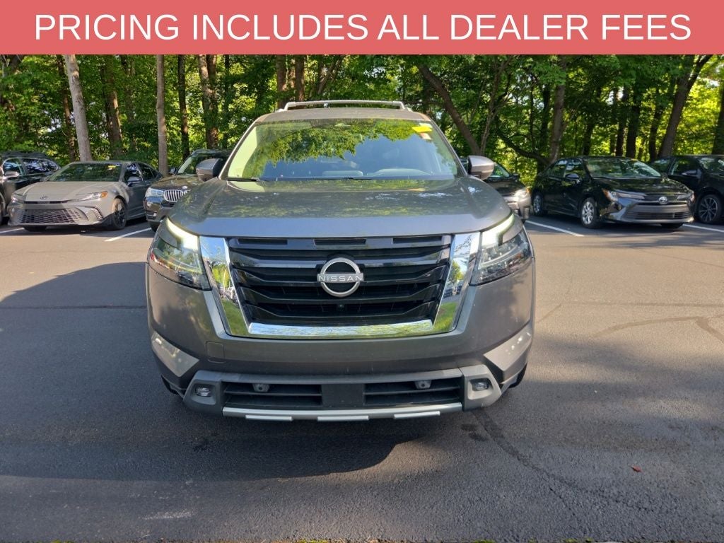 2022 Nissan Pathfinder SL