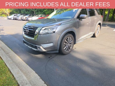 2022 Nissan Pathfinder SL