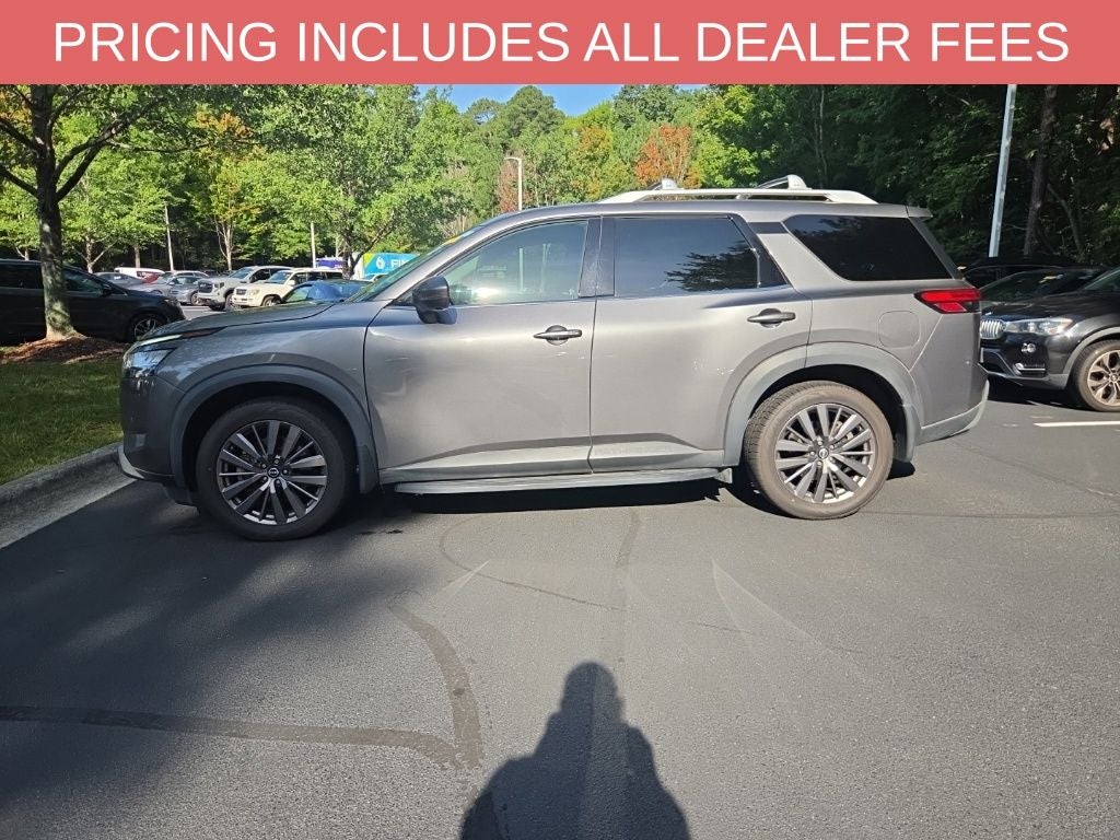 2022 Nissan Pathfinder SL