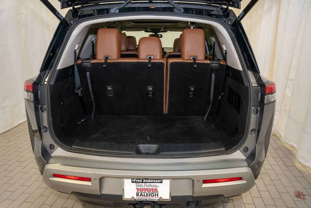 2022 Nissan Pathfinder Platinum