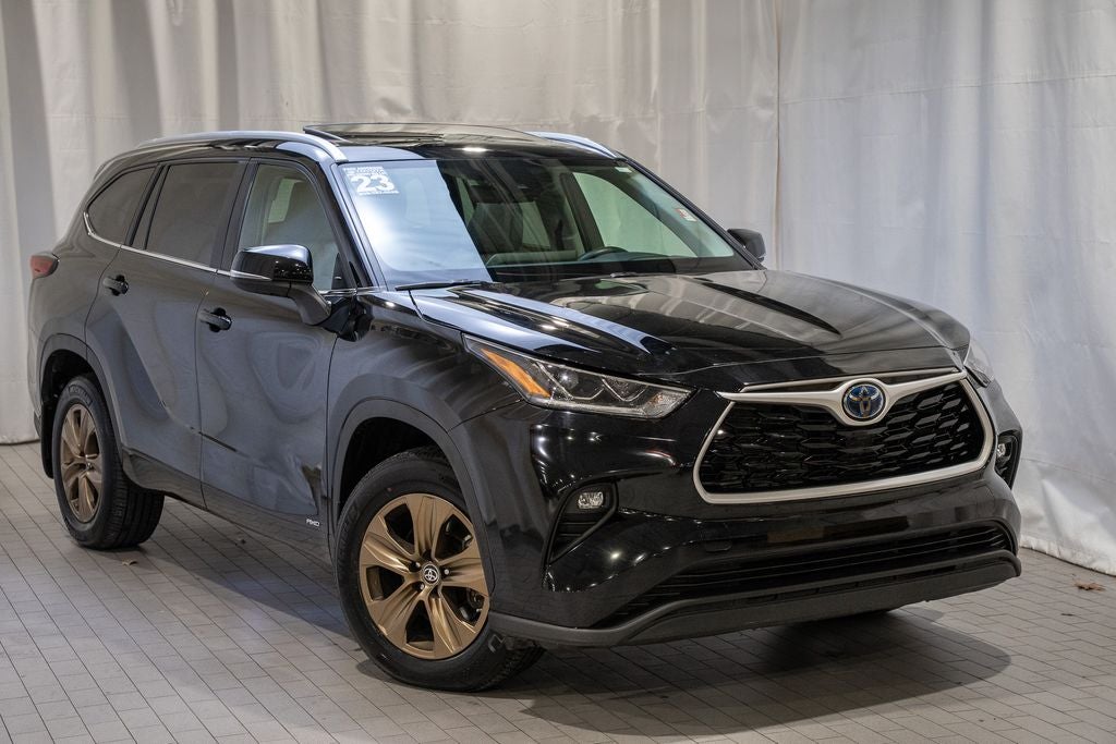 2023 Toyota Highlander Hybrid Bronze Edition