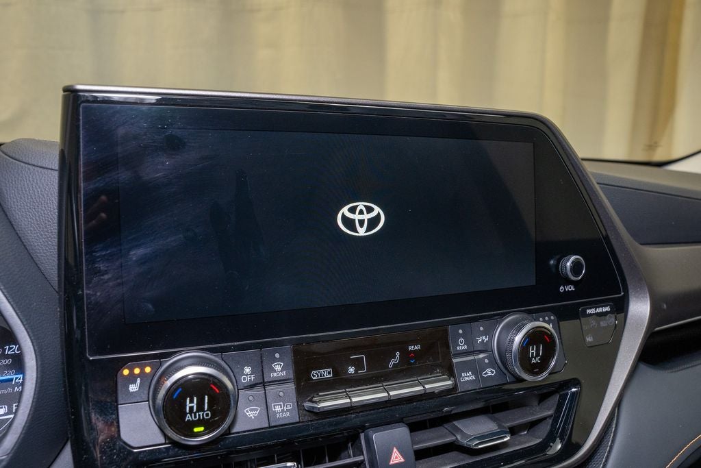 2023 Toyota Highlander Hybrid Bronze Edition