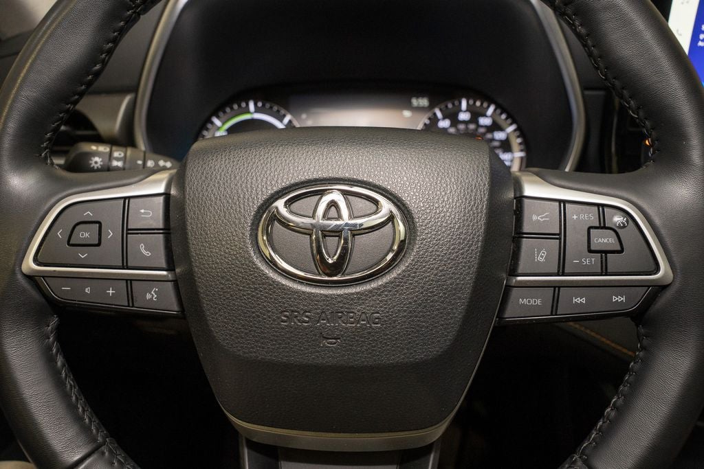 2023 Toyota Highlander Hybrid Bronze Edition