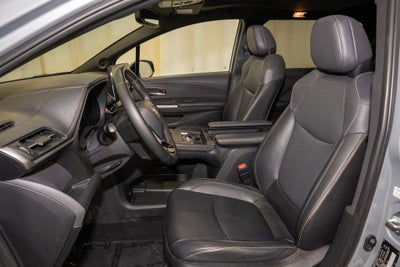 2022 Toyota Sienna Woodland Edition XLE