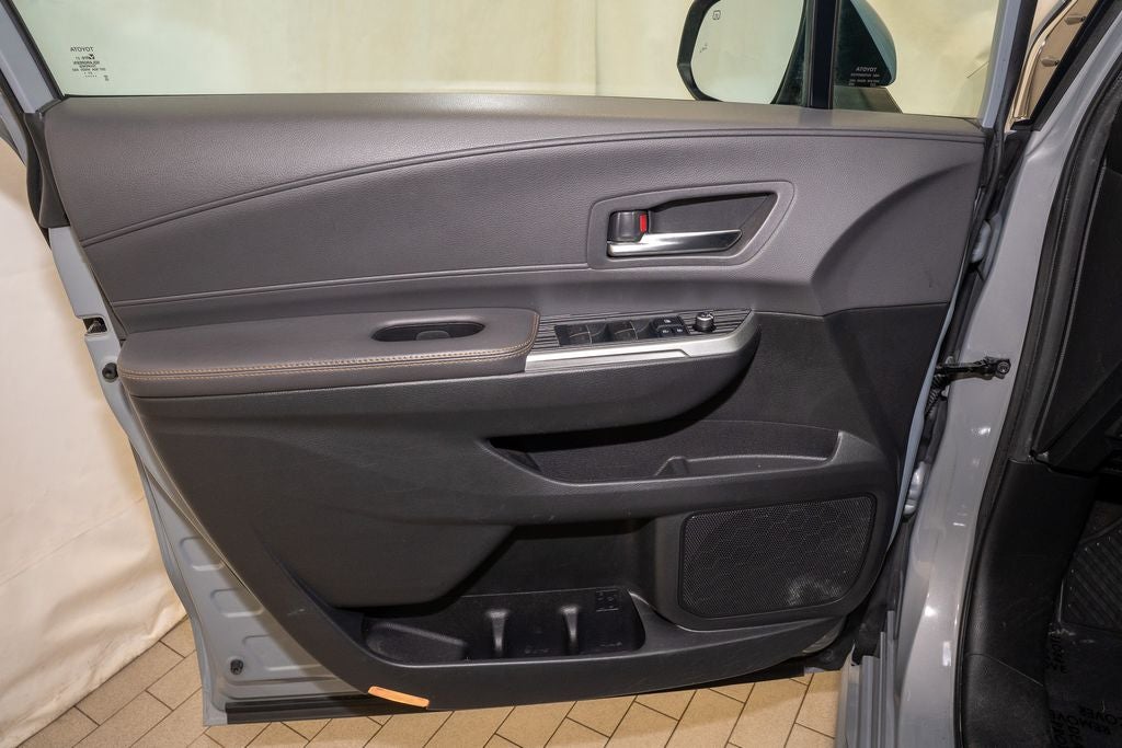 2022 Toyota Sienna Woodland Edition XLE