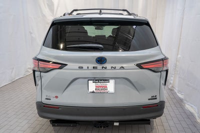 2022 Toyota Sienna Woodland Edition XLE