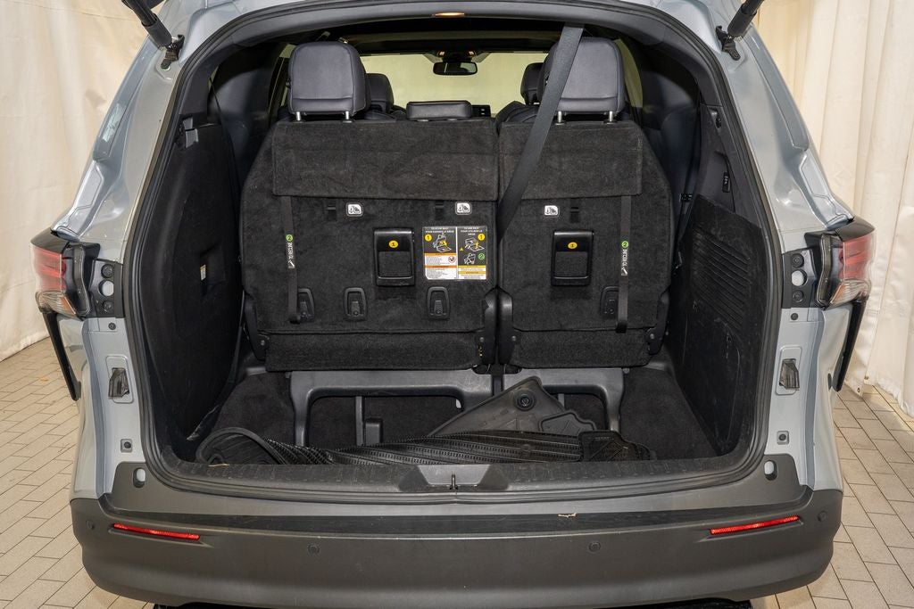 2022 Toyota Sienna Woodland Edition XLE